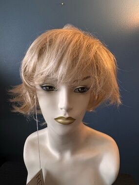 Revlon Short Light Blonde Layered Women's Wig
